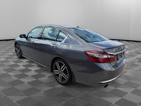 Used 2016 Honda Accord Touring image 5