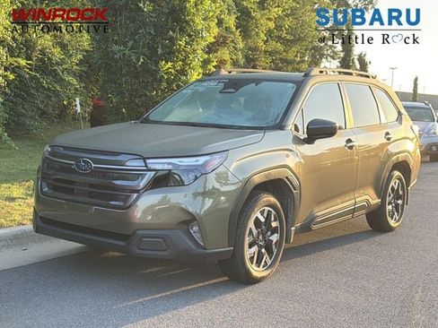 Used 2025 Subaru Forester Premium w/ Protection Package AWD/4WD image 1