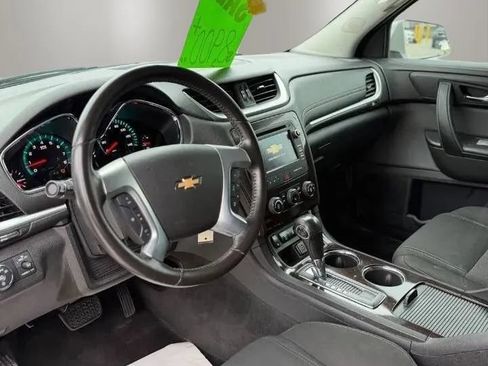 Used 2017 Chevrolet Traverse LT w/ Style and Technology Package AWD/4WD image 10