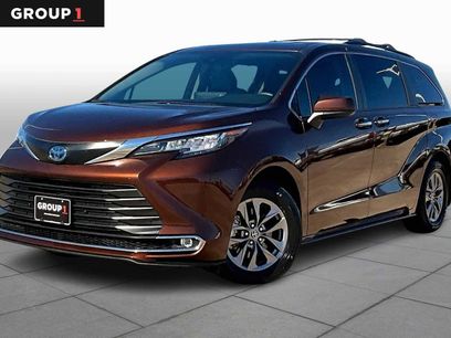 Certified 2023 Toyota Sienna XLE