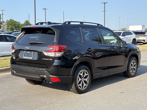 Used 2023 Subaru Forester Premium AWD/4WD image 5
