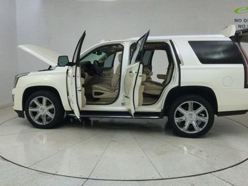 Used 2015 Cadillac Escalade Luxury RWD image 75