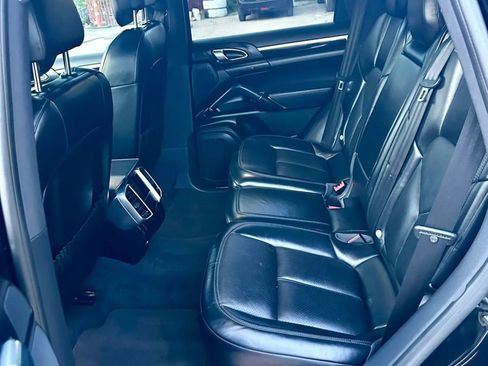 Used 2018 Porsche Cayenne AWD/4WD image 11