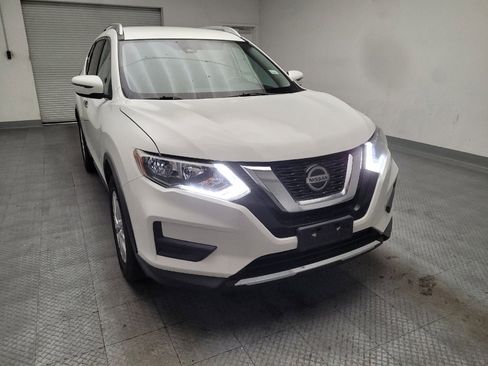Used 2020 Nissan Rogue SV FWD image 14