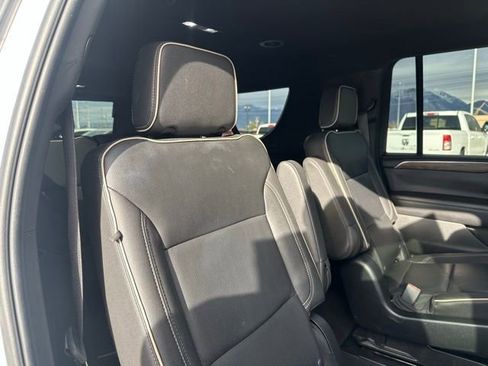 Used 2023 Chevrolet Suburban Premier AWD/4WD image 15