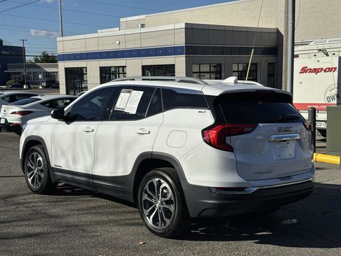 Used 2021 GMC Terrain SLT w/ Infotainment Package II image 3