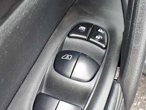 Used 2019 Nissan Rogue Sport S AWD/4WD image 12