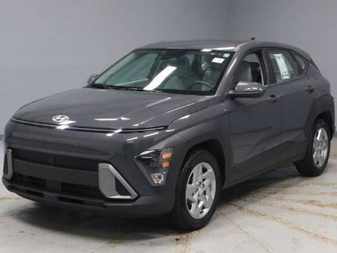 Used 2024 Hyundai Kona SE FWD image 5