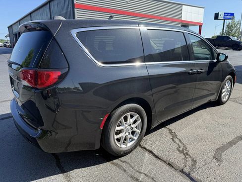 Used 2024 Chrysler Voyager LX FWD image 4