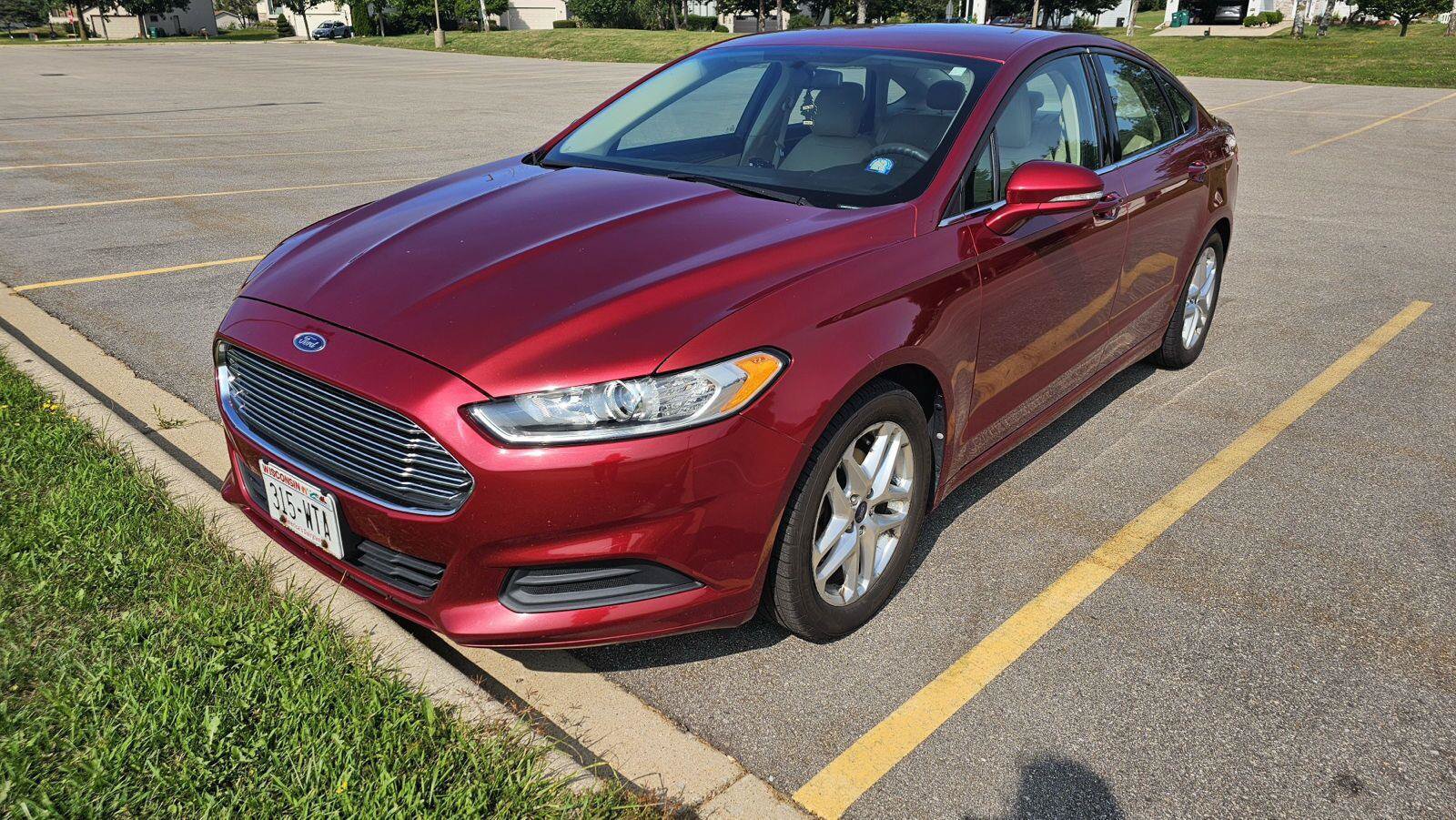 Used 2013 Ford Fusion SE FWD image 3