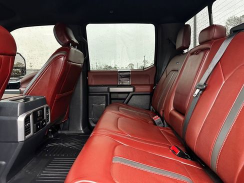 Used 2022 Ford F250 Platinum w/ FX4 Off-Road Package image 32