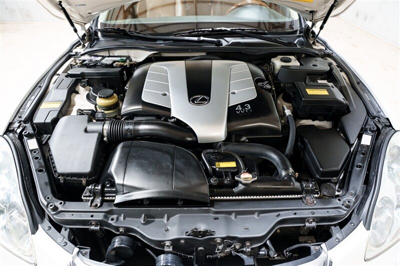 Used 2005 Lexus SC 430 Convertible RWD image 29