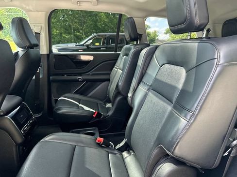 Used 2025 Lincoln Aviator AWD image 19