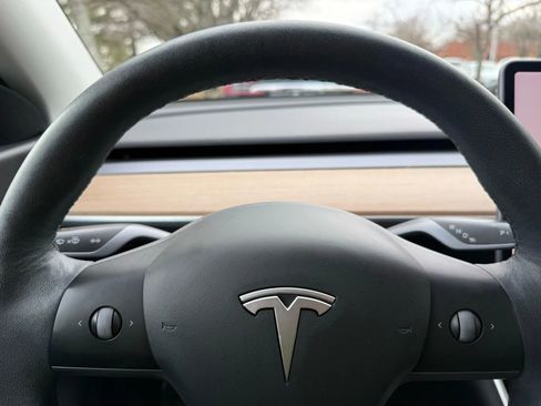 Used 2021 Tesla Model Y Long Range image 23