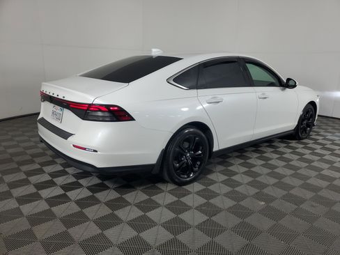 Used 2024 Honda Accord EX image 4