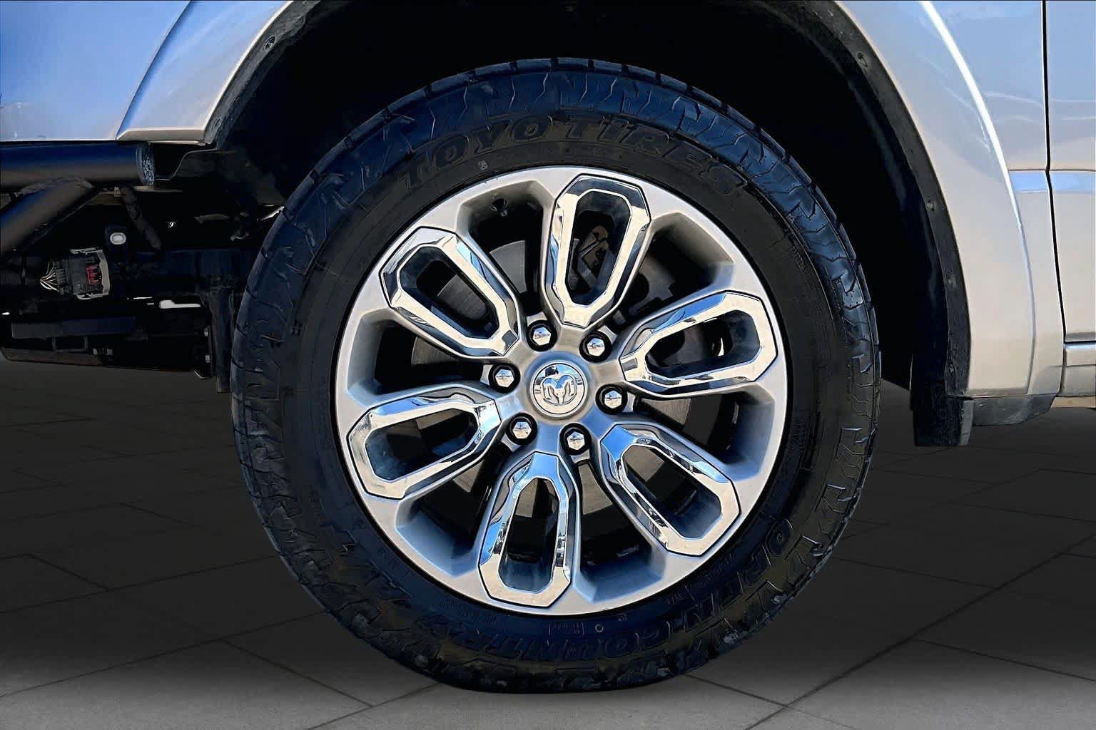 Used 2020 RAM 1500 Laramie w/ Sport Appearance Package AWD/4WD image 11