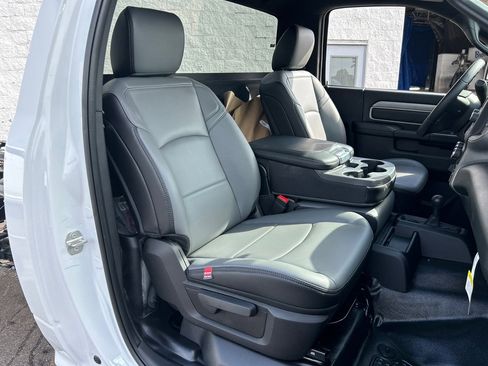 New 2024 RAM 3500 Tradesman image 28