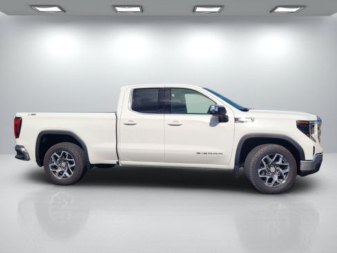 Used 2026 GMC Sierra 1500 SLE AWD/4WD image 3