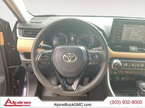 Used 2022 Toyota RAV4 XLE image 12