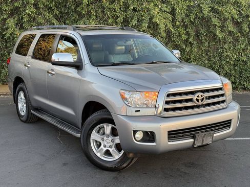 Used 2008 Toyota Sequoia Limited AWD/4WD image 2