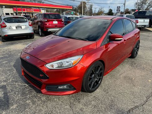 Used 2018 Ford Focus ST image 4