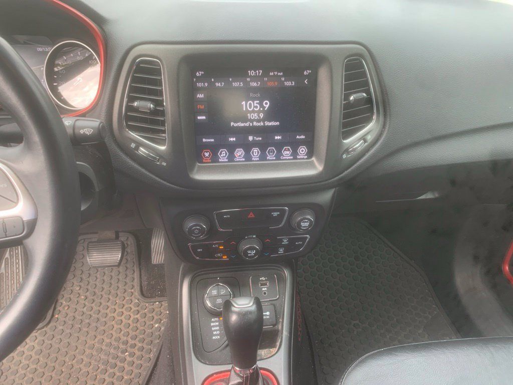 Used 2019 Jeep Compass Trailhawk AWD/4WD image 18