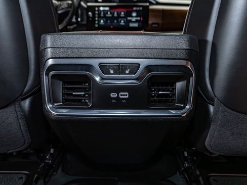 Used 2025 GMC Sierra 3500 Denali Ultimate image 24