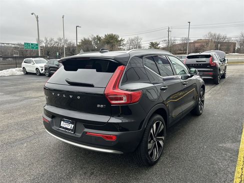 Certified 2025 Volvo XC40 B5 Ultra w/ Protection Package Premier image 8