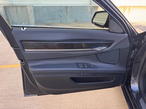 Used 2015 BMW 740Li image 10