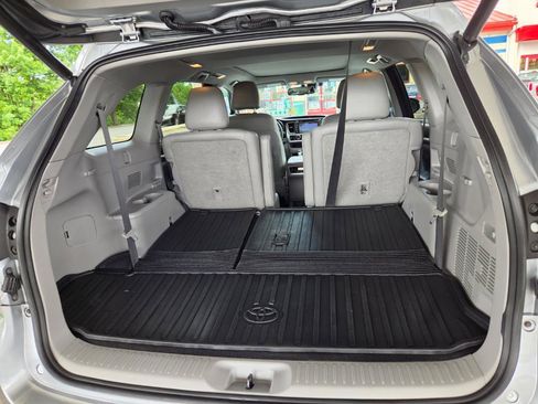 Used 2016 Toyota Highlander Limited Platinum AWD/4WD image 18