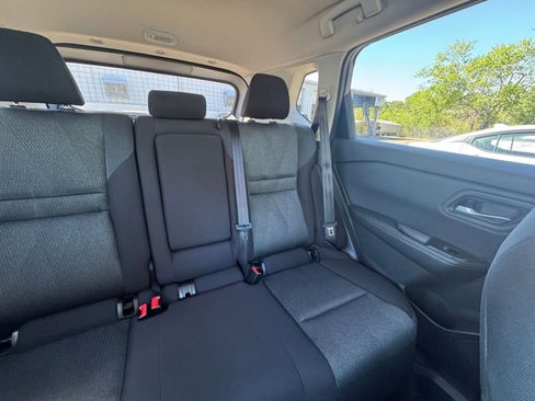 Used 2025 Nissan Rogue SV image 39