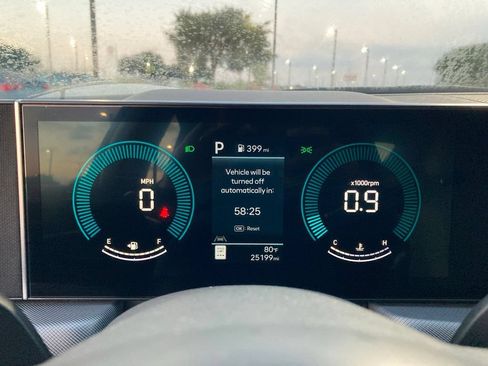 Used 2025 Hyundai Sonata SEL FWD image 16