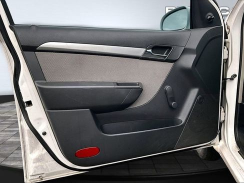 Used 2010 Chevrolet Aveo5 LS image 10