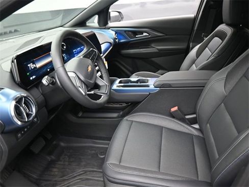 New 2025 Chevrolet Equinox EV LT image 8