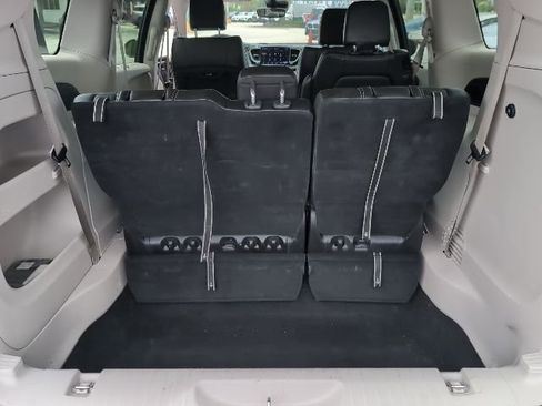 Used 2024 Chrysler Pacifica Touring-L image 26