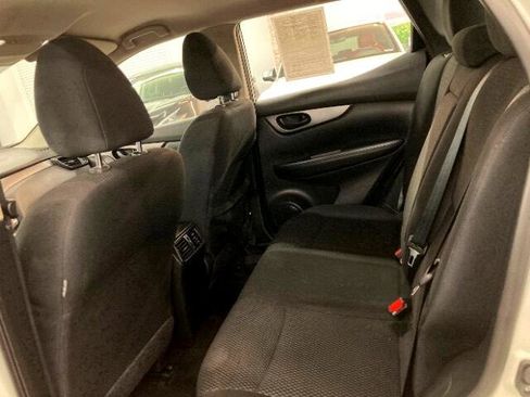 Used 2019 Nissan Rogue Sport S image 12