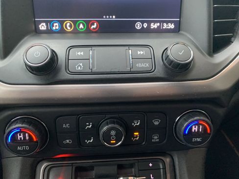 Used 2021 GMC Acadia AT4 image 29