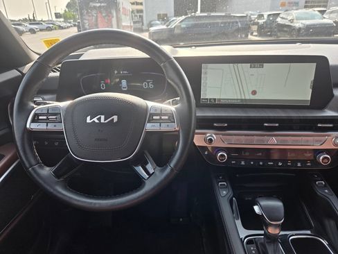 Used 2024 Kia Telluride EX w/ EX Captain's Chair Package AWD/4WD image 13