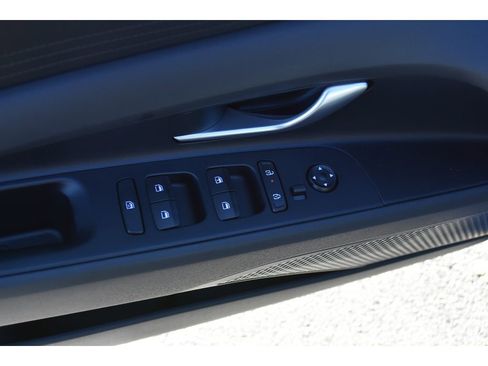 New 2026 Hyundai Elantra SE image 18