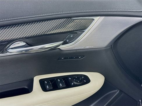 Used 2020 Cadillac XT6 Sport image 12