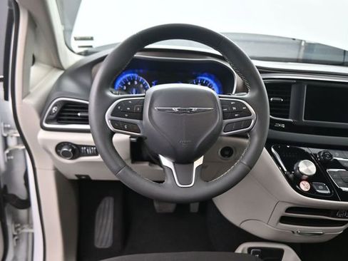 Used 2023 Chrysler Voyager LX FWD image 20