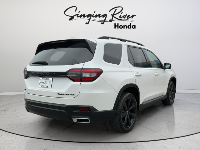 Used 2025 Honda Pilot Black Edition image 7