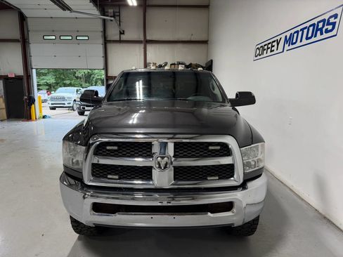 Used 2018 RAM 2500 Tradesman w/ Chrome Appearance Group AWD/4WD image 9