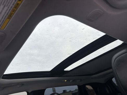 Used 2019 Jeep Cherokee Limited w/ Luxury Group image 7