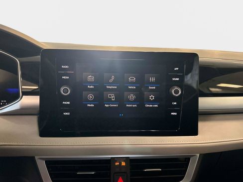 New 2026 Volkswagen Taos SE image 24