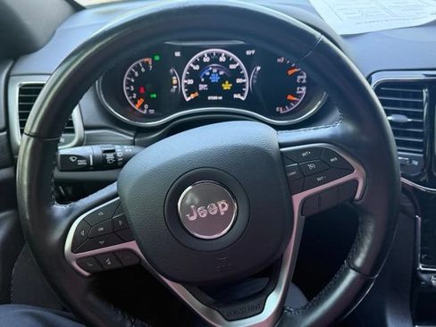 Used 2020 Jeep Grand Cherokee Altitude AWD/4WD image 16