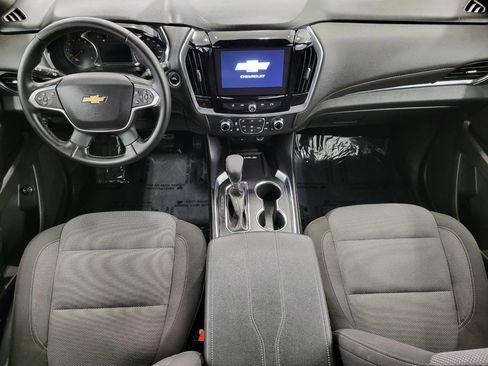 Used 2023 Chevrolet Traverse LT image 6