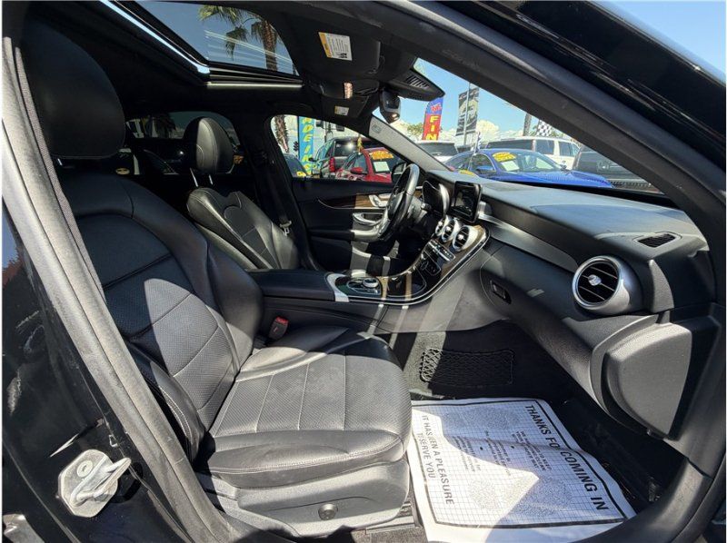 Used 2019 Mercedes-Benz C 300 Sedan image 25