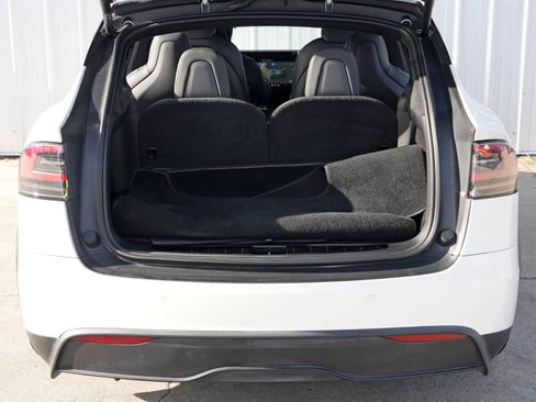Used 2023 Tesla Model X image 10