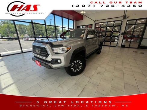 Used 2018 Toyota Tacoma TRD Off-Road AWD/4WD image 2